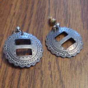 Vintage Silver Scalloped Cutout Dangle Earrings - Silver